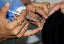 Pfizer कोरोना वैक्सीन लेने के 16 दिन बाद डॉक्टर की मौत, हाथ-पैरों में हो गए थे छोटे छोटे धब्बे