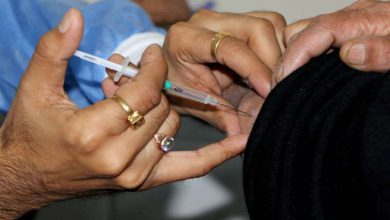 Pfizer कोरोना वैक्सीन लेने के 16 दिन बाद डॉक्टर की मौत, हाथ-पैरों में हो गए थे छोटे छोटे धब्बे