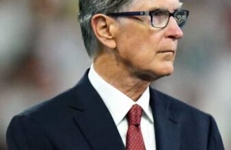 लिवरपूल के मालिक ने प्रीमियर लीग क्लब को बेचने से किया इनकार